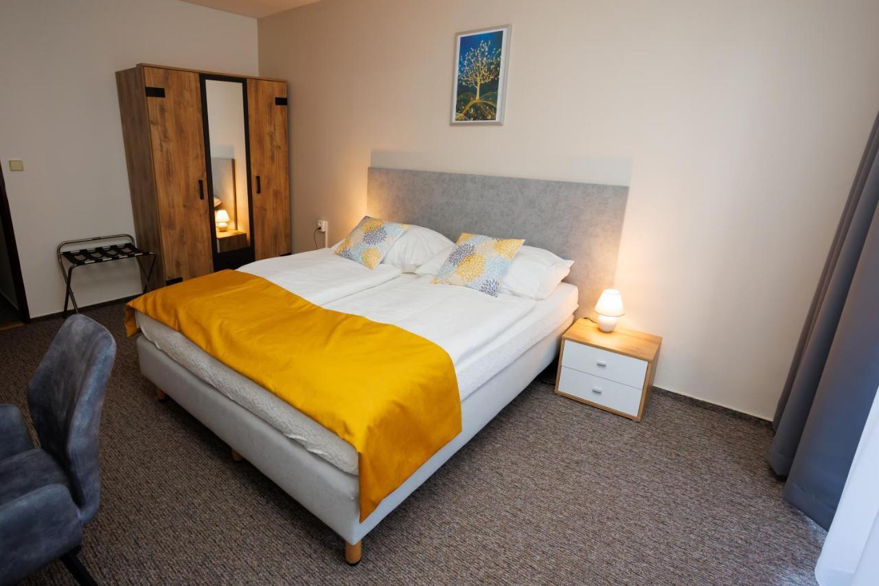 Hotel Fit Prerov Bagian luar foto